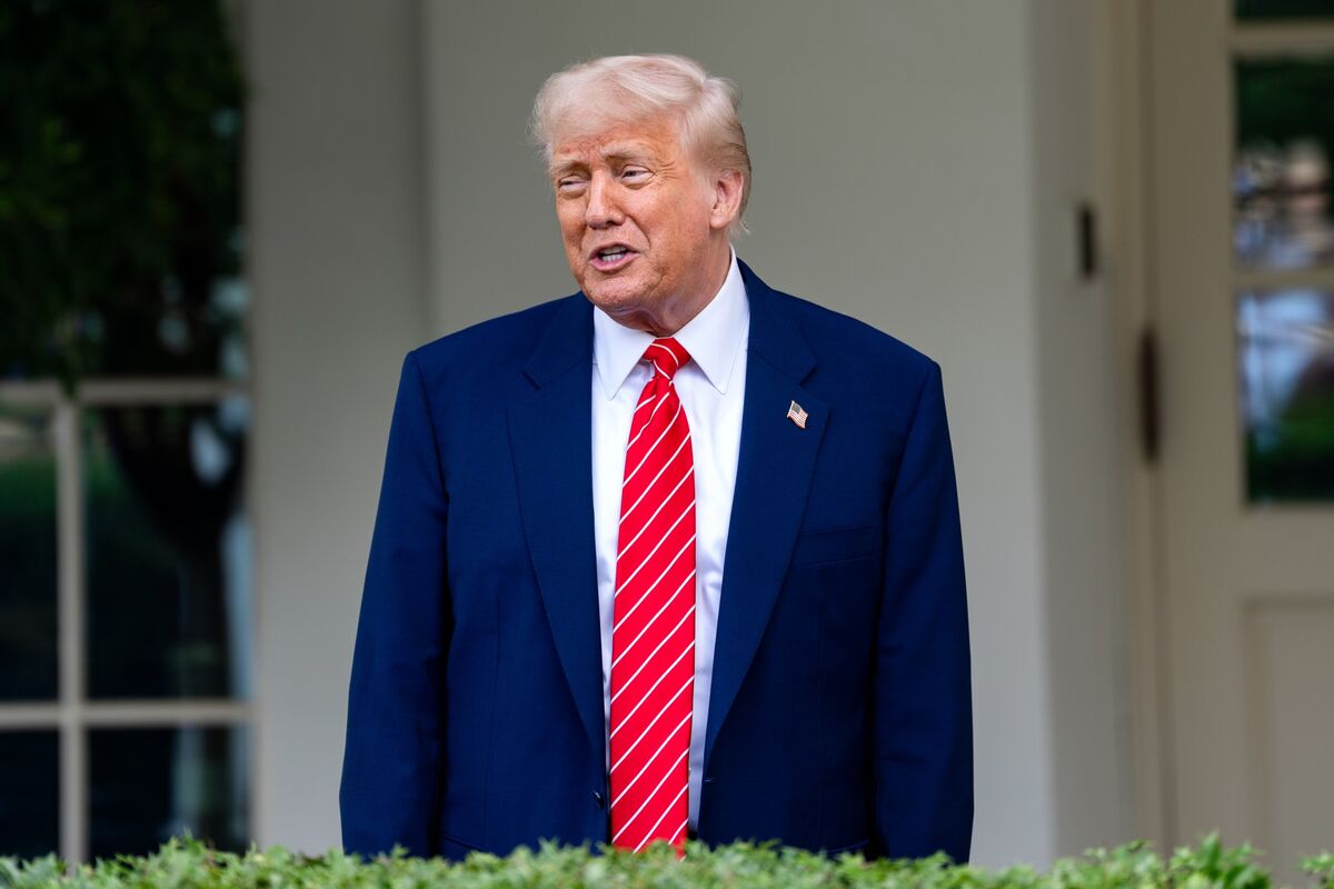 Tagliapietra_S's tweet card. President Donald Trump dug in on his threat to impose a 50% tariff on the European Union and said a potential 25% charge on smartphones would apply to all foreign-made devices, in the latest escala...