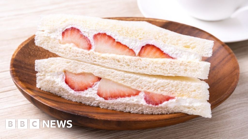 davidwjgill's tweet card. Serving strawberries in a sandwich might sound unusual in the UK, but it's nothing new in Japan.