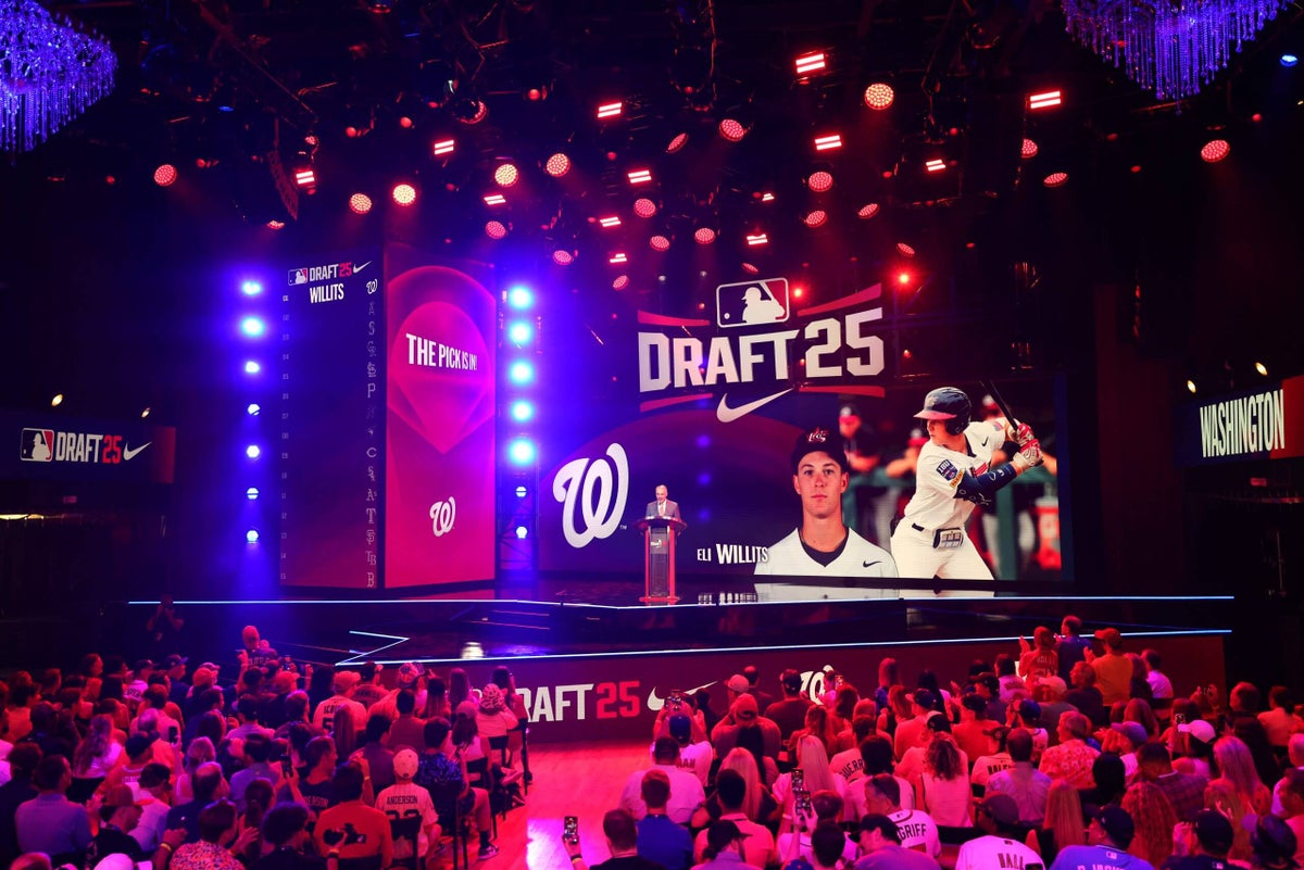 JimBowdenGM's tweet card. From teams to players to positions to the venue, here are my biggest winners and losers after the first three rounds on Sunday.