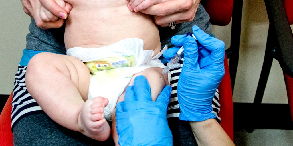 davidaxelrod's tweet card. The study included more than 1.2 million people in Denmark who got childhood vaccines.