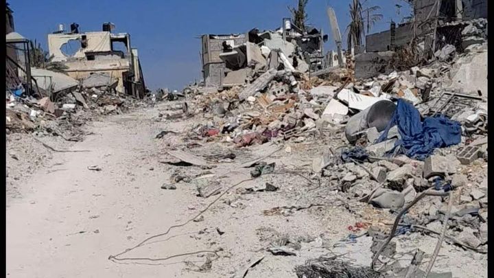 AzmiFayyad's tweet card. This fundraiser was launched by Almonzer Fayadh on behalf of my cousin Azmi… Almonzer Fayadh needs your support for Azmi and his family escape the war in Gaza