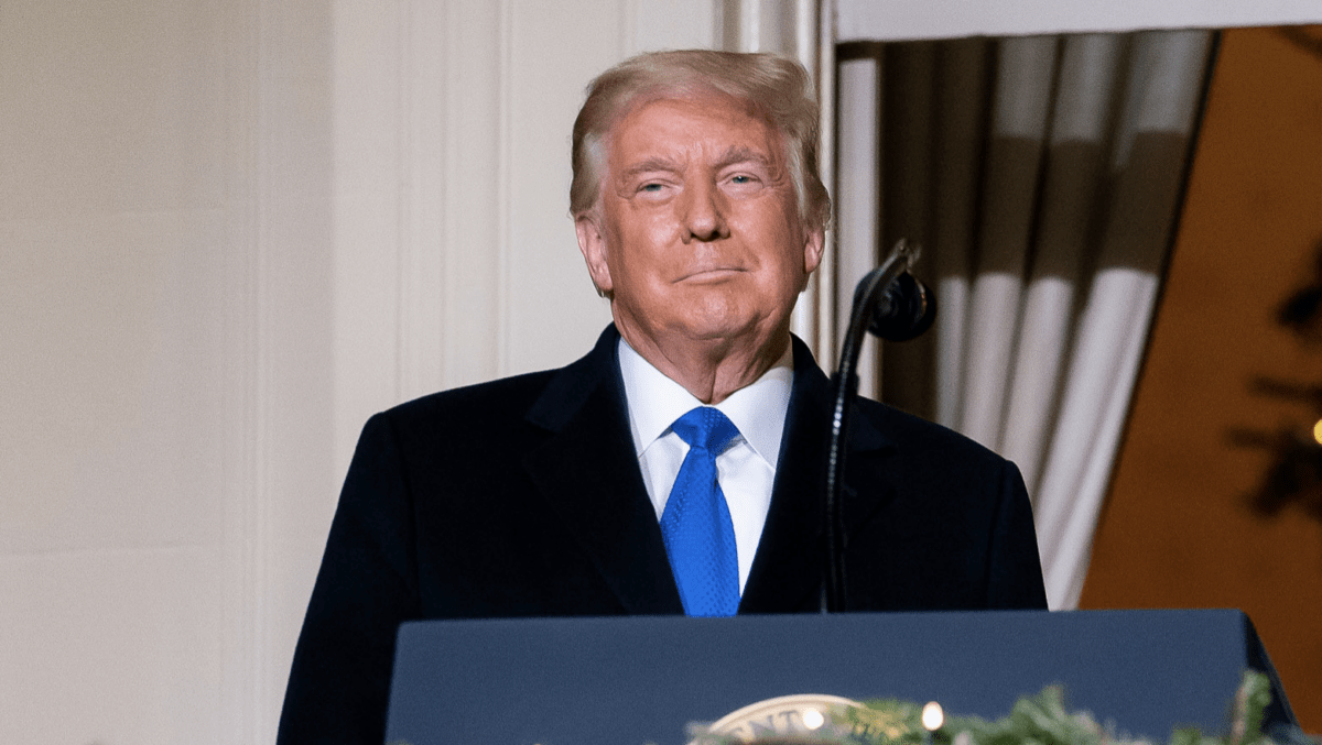 Tex_Pol's tweet card. President Donald Trump urged the Washington Commanders and the Cleveland Guardians to revert to their former names in a Truth Social post on Sunday.
