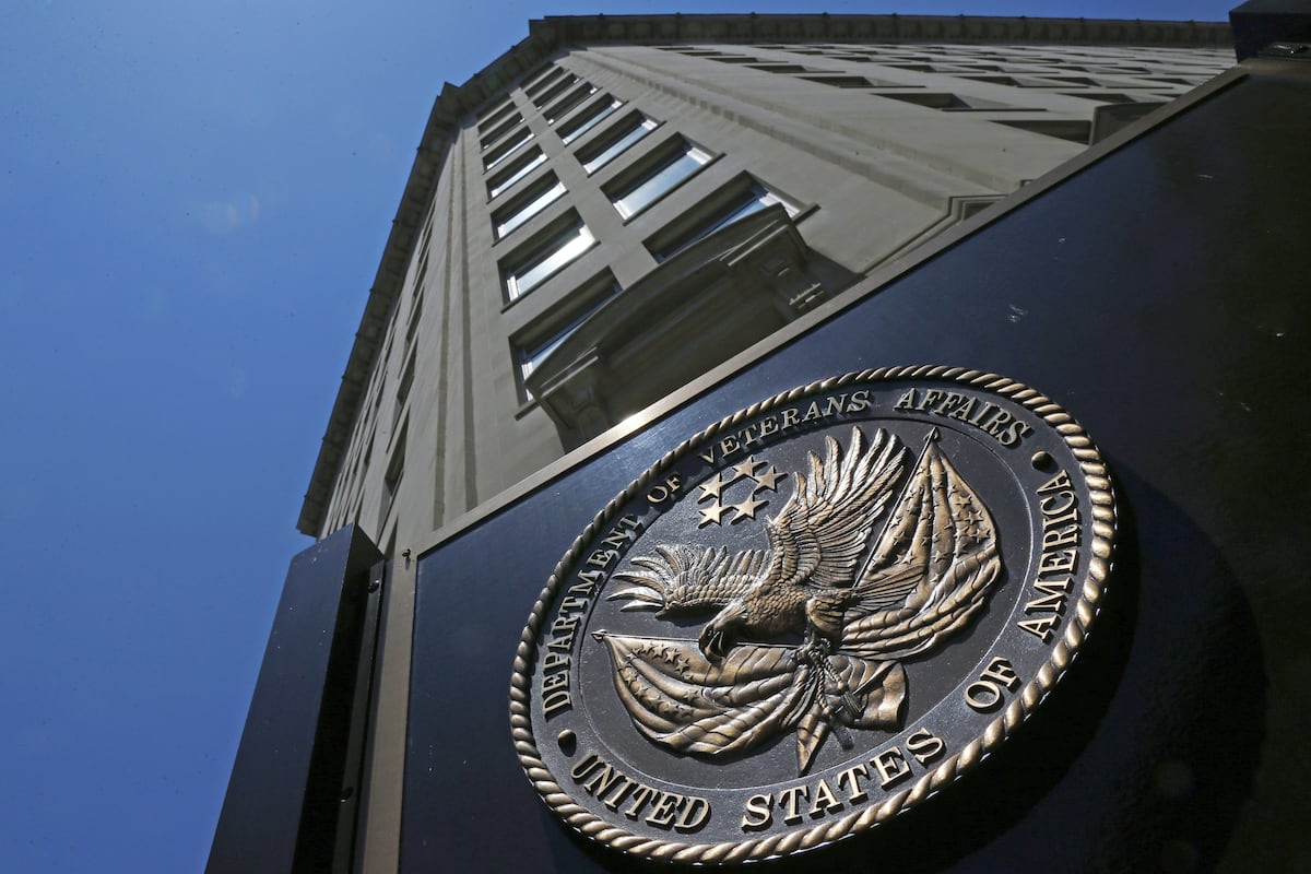 LeoShane's tweet card. More than 17,000 Veterans Affairs jobs have been eliminated or vacated since the start of the year.