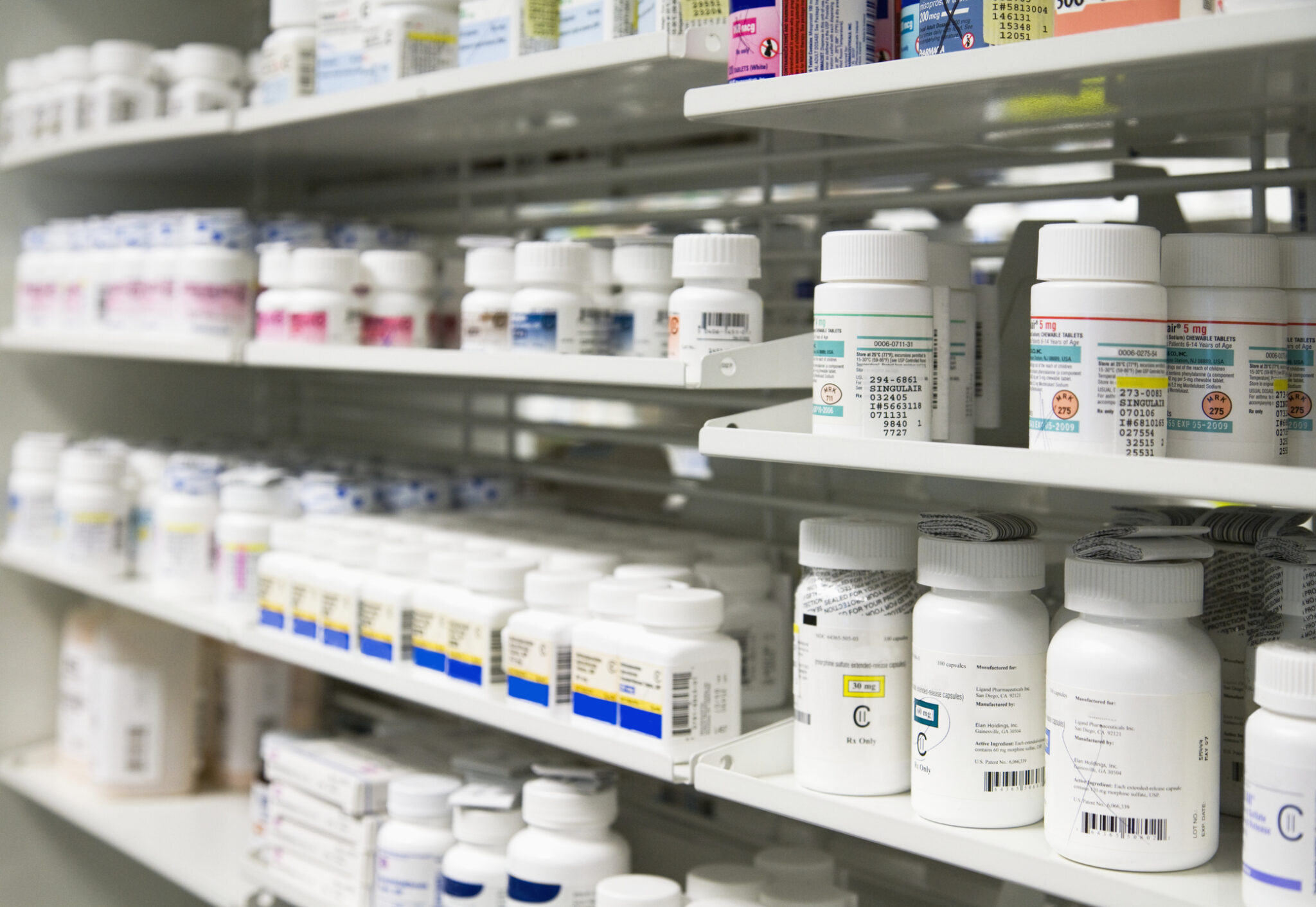 3AxisAdvisors's tweet card. The number of retail pharmacies in Ohio last year dropped below 2,000, and it’s worsening fears that especially in low-income rural areas, people will find it even harder to get medicine, vaccines,...