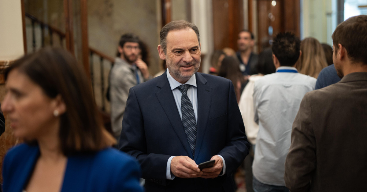 entrammbasaguas's tweet card. La Fiscalía de Perú ha abierto una investigación penal al exministro de Transportes José Luis Ábalos, actualmente también imputado por el Tribunal ...