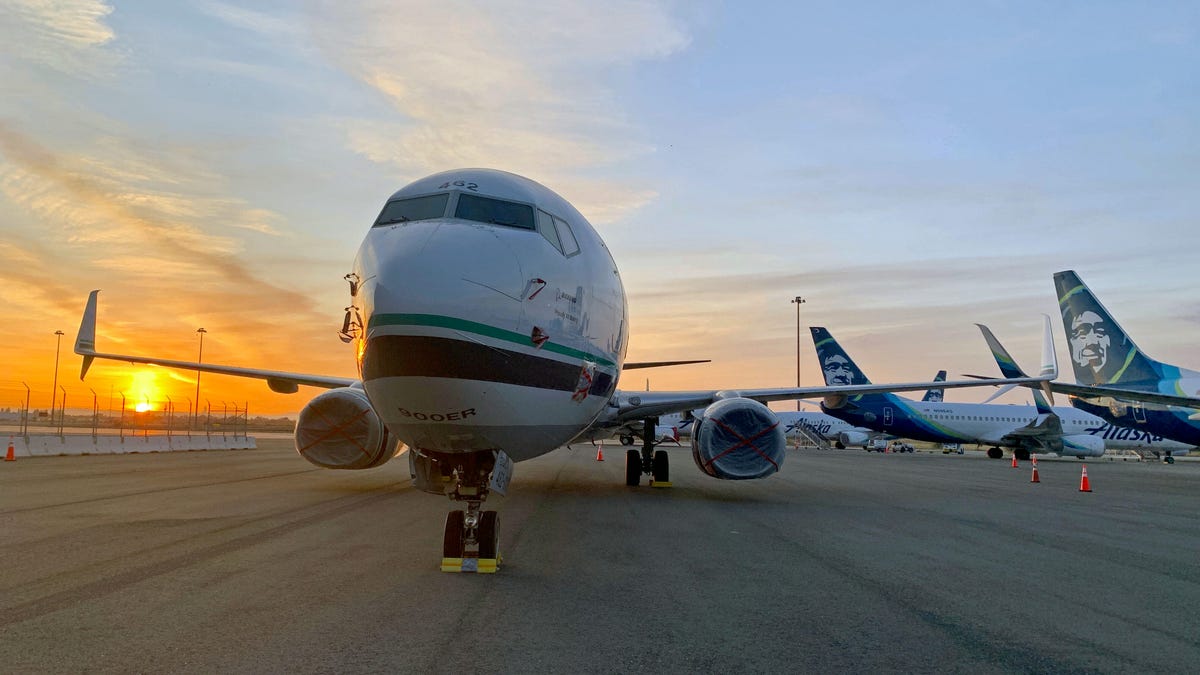 CNET's tweet card. The outage affected Alaska Airlines and Horizon Air flights for several hours on Sunday.
