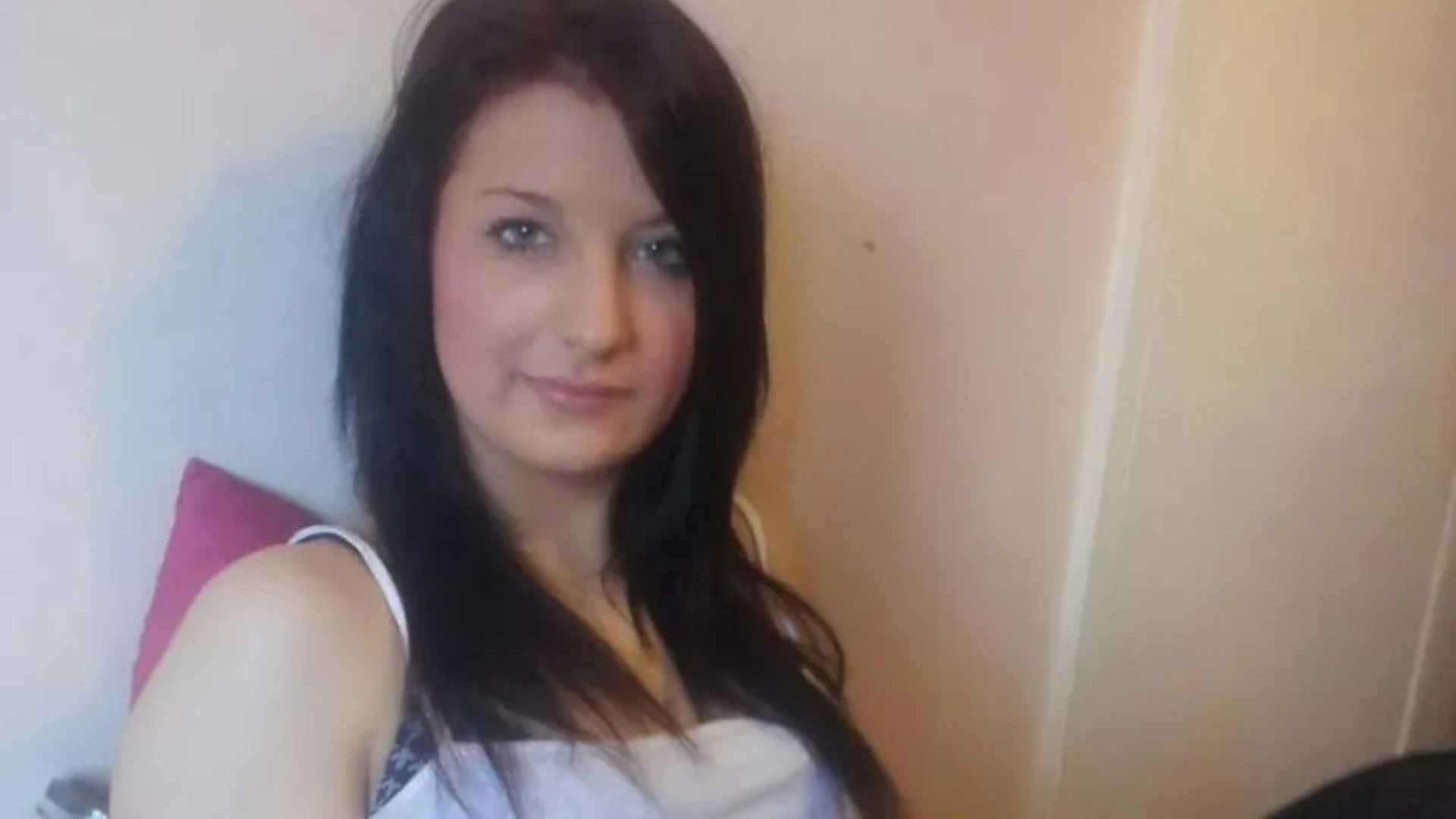 Righteousdudett's tweet card. WHEN police officers walked round the corner as she was being raped on an industrial estate, 14-year-old Jamie Lee Jones should have felt relief that they had come to her rescue. But shockingly, in…