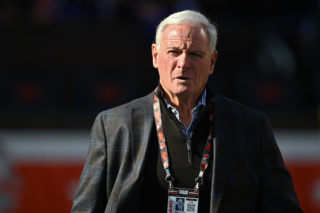 martyschladen's tweet card. Just three days after after receiving a controversial $600 million gift from Ohio Republican lawmakers for a new stadium, Cleveland Browns owners Jimmy and Dee Haslam, who are worth more than $14...