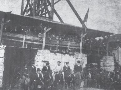 Searchlight_mag's tweet card. Republic of Labin miners guarding the pit head The Labin Uprising of 1921, often heralded as the first anti-fascist revolt and workers’ republic in Europe, ...