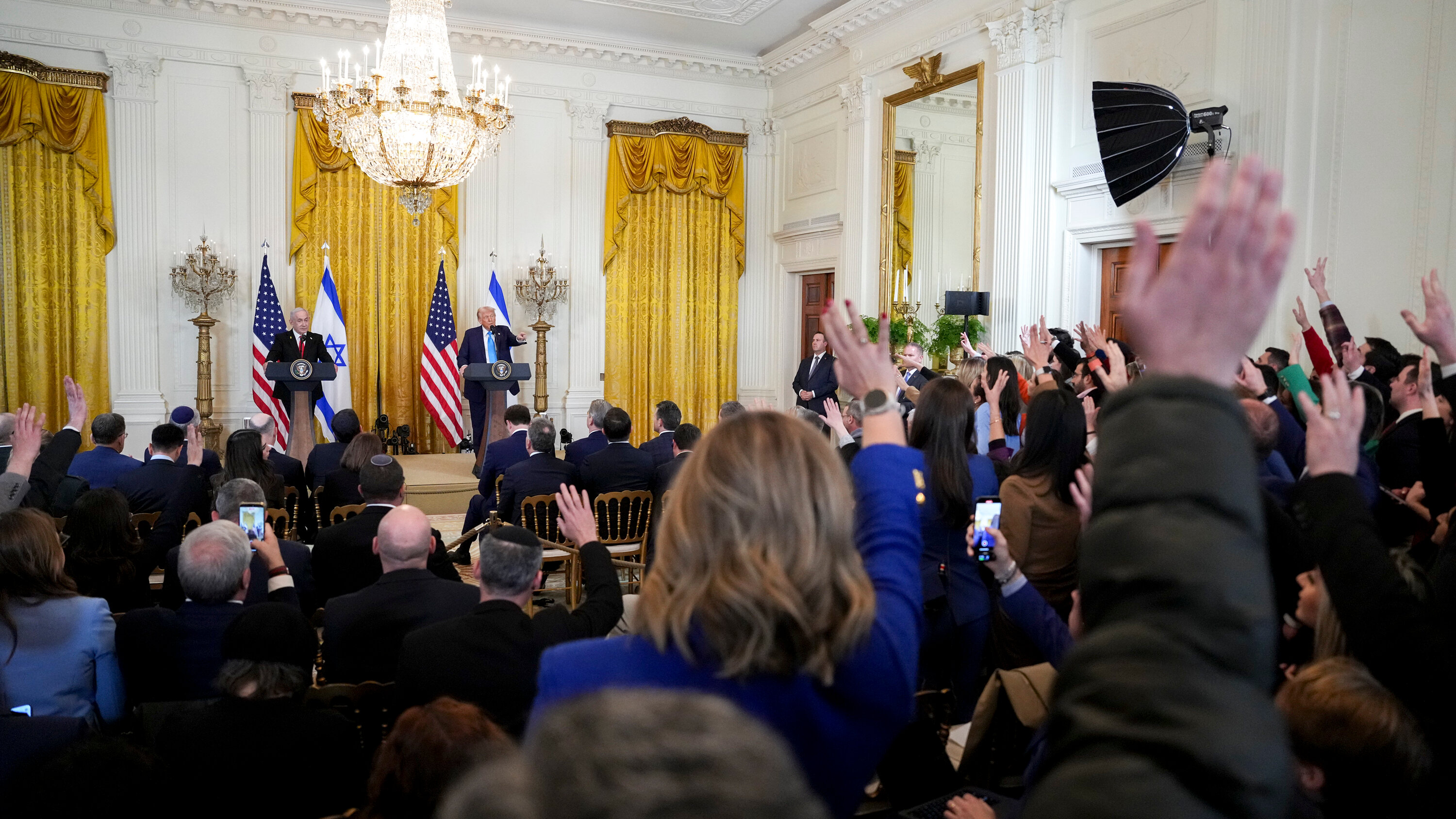 PPapacon's tweet card. The president met with the Israeli prime minister at the White House, meeting in person with another world leader for the first time since returning to power.