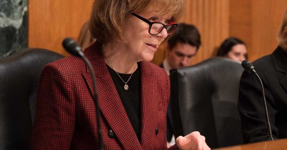 Eleanor_Mueller's tweet card. The bill would roll back federal regulations in an effort to improve homelessness programs.
