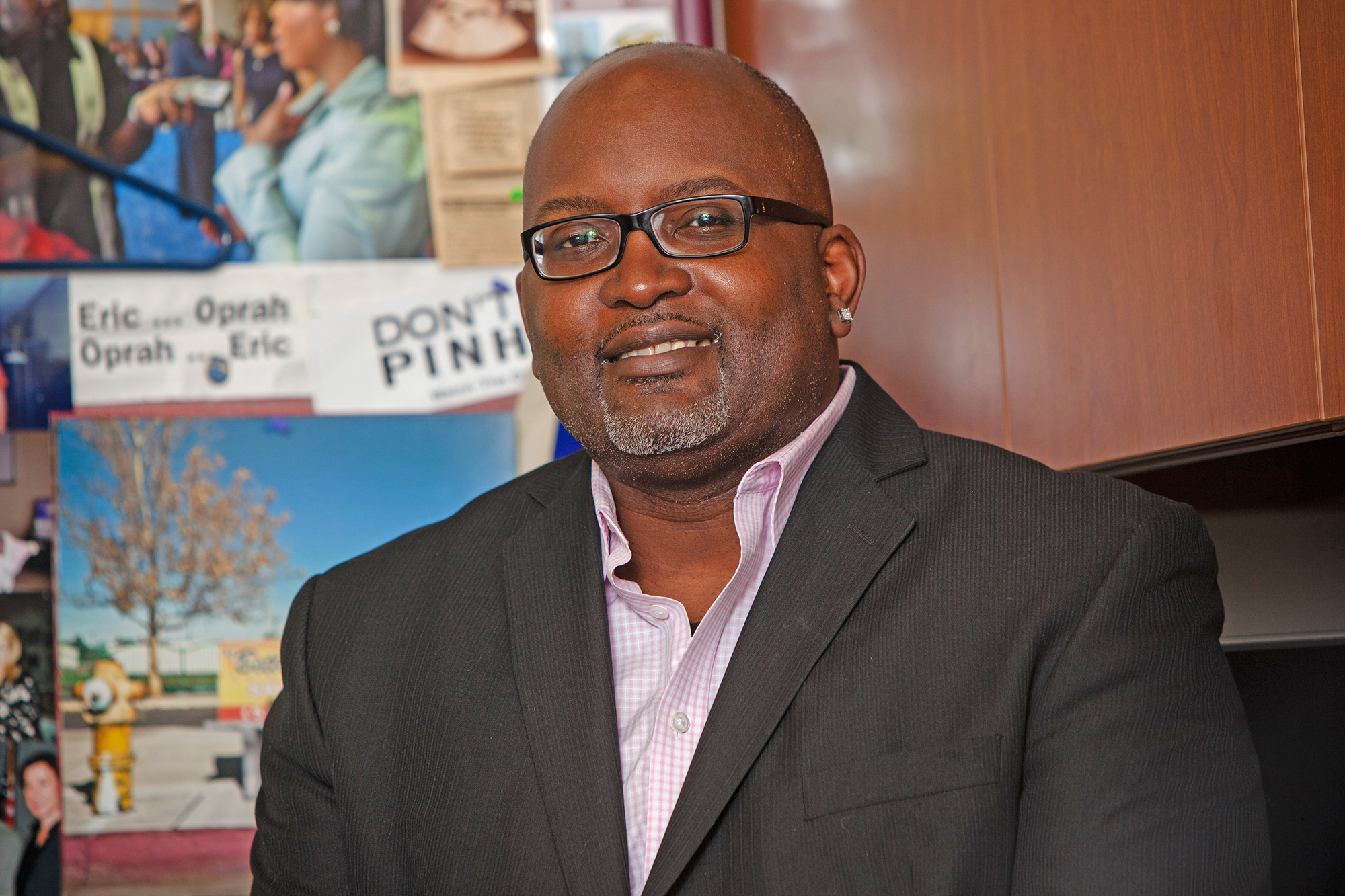 Deggans's tweet card. Eric Deggans, television critic, media analyst and guest host with NPR, has been selected to serve as the next Knight Chair in Journalism and Media Ethics at Washington and Lee University. Deggans,…