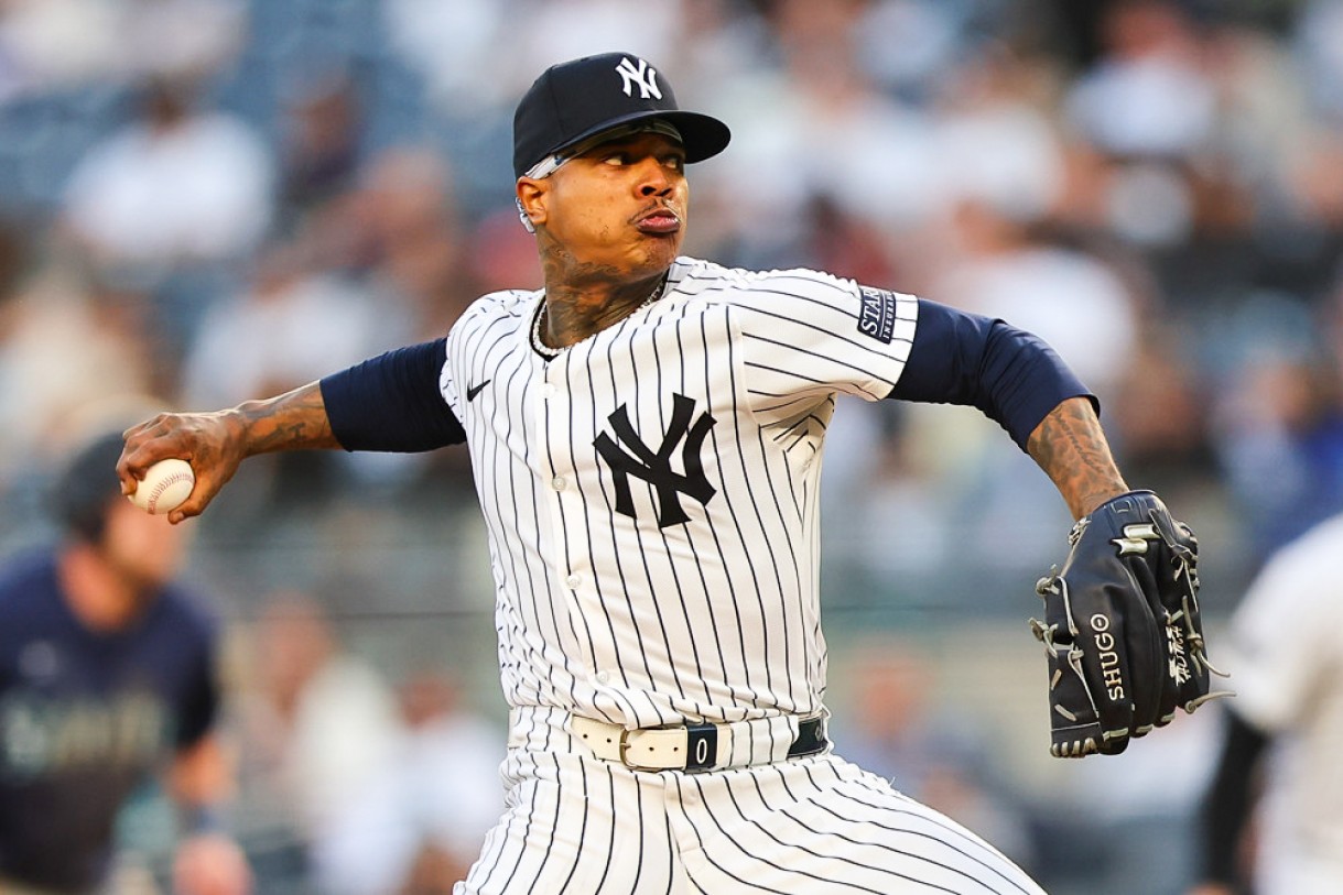 ElliottBaasBB's tweet card. Elliott looks at pitchers with surprising starts recently. These SPs could emerge as fantasy baseball waiver wire targets for Week 17 in 2025, or just mirages.