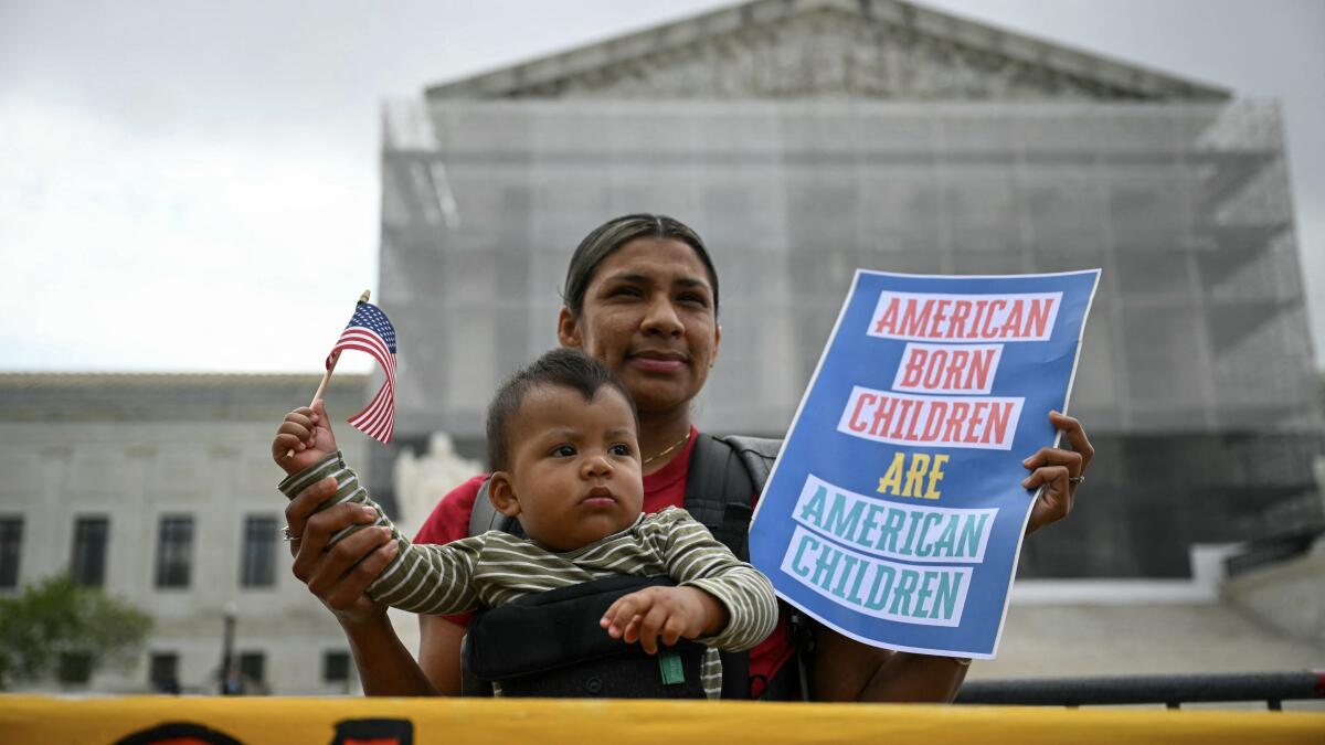 andreamcastillo's tweet card. The ruling does not decide on the constitutionality of Trump's plan to limit birthright citizenship.