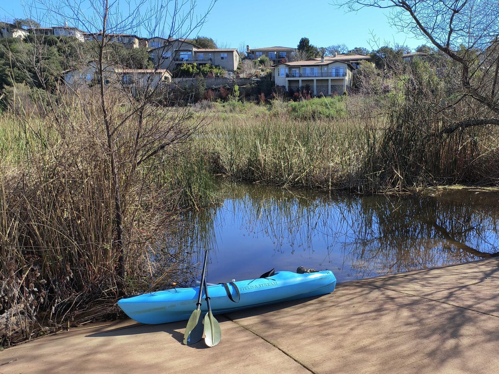 anecdotal's tweet card. PD reporter spends hours fishing at Santa Rosa lake with a rattlesnake in his kayak. Experts say he got ‘lucky’