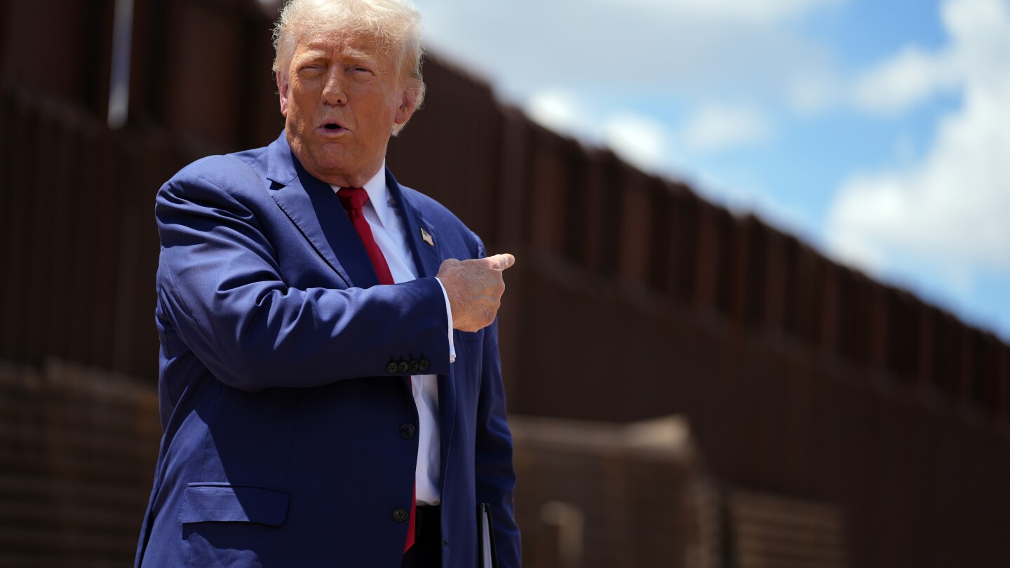 benavides_colon's tweet card. U.S. District Judge Randolph Moss wrote that Trump exceeded his authority when he unilaterally declared that illegal immigration was a national emergency.