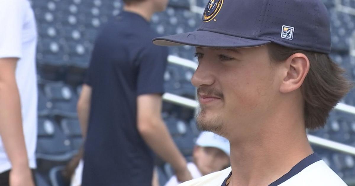 TheAdamBWells's tweet card. PADUCAH, KY -- Coming off of a career defining season with Murray State on the road to the College World Series, Reese Oakley made the decision to continue to grow