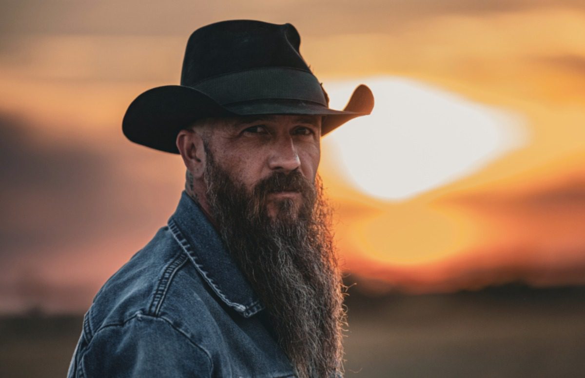 WhiskeyRiff's tweet card. A RIFF on what country is really about.