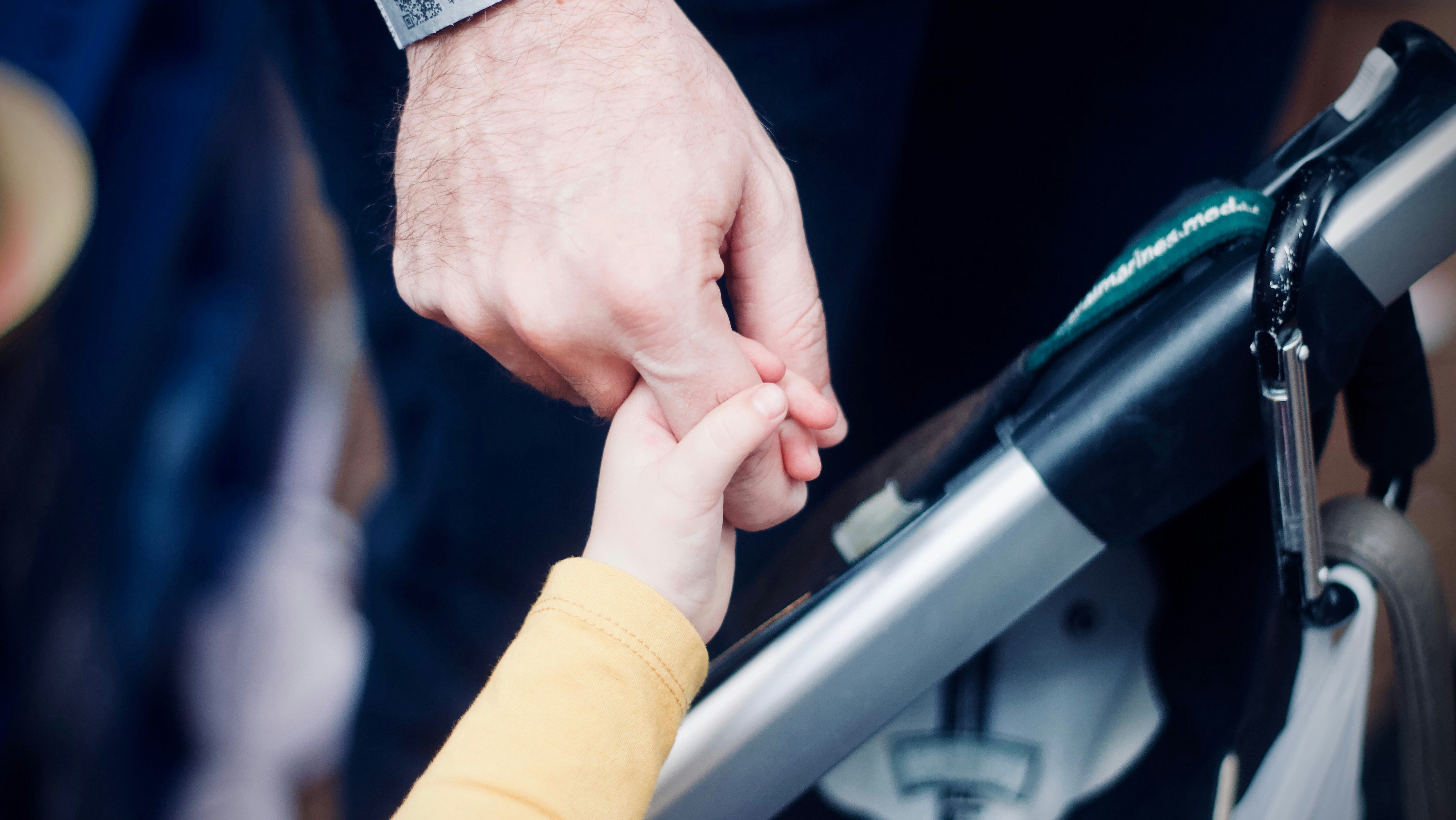 BigIssue's tweet card. Recent government data shows that 141,290 children live in households affected by both the two-child limit and the benefit cap.