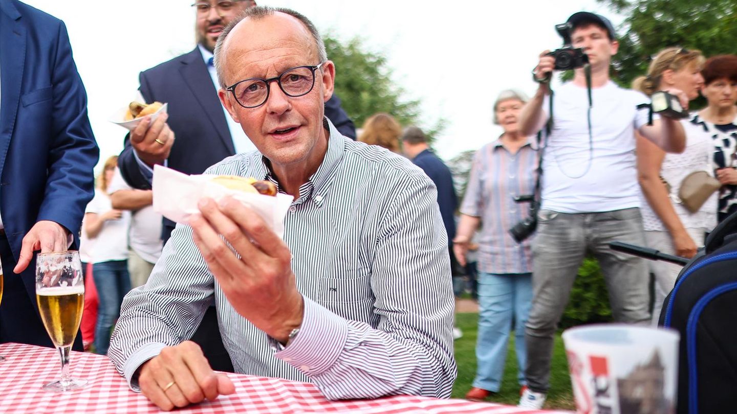 gaborhalasz1's tweet card. Seit mehr als 70 Tagen in Friedrich Merz Kanzler. Nur in Ostdeutschland wurde er bisher nicht gesehen. Überraschen vermag das nicht.