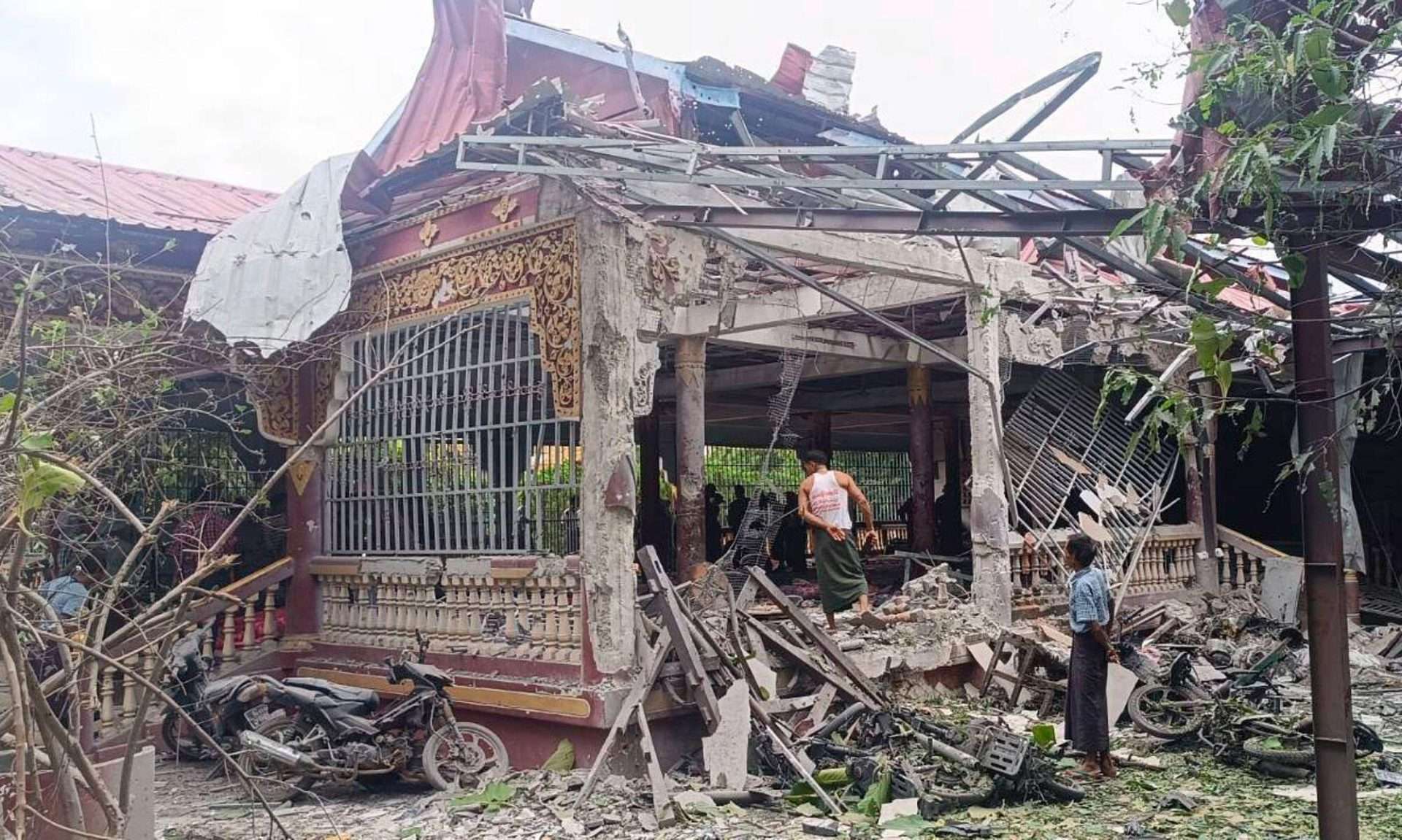 ColumbansUK's tweet card. Three bishops in central Myanmar urged their people to trust in God despite the hardships of the civil war and the effects of March’s devastating earthquake.