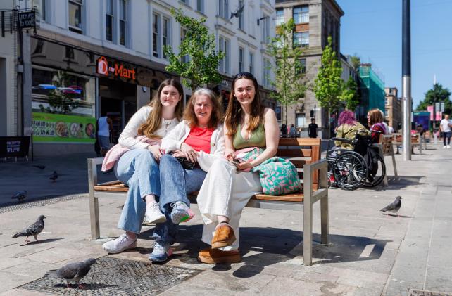 AngusCMillar's tweet card. New benches on Sauchiehall Street have been welcomed by city shoppers, who were enjoying the 77 'fabulous' spots to sit.