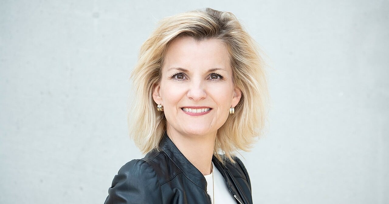 dielinke_queer's tweet card. Queerfeindlichen Repressionen ausgesetzt zu sein, ist für die neue CSU-Staatssekretärin im Innenministerium Daniela Ludwig kein Asylgrund. "Da muss noch etwas mehr kommen", meinte sie bei der...
