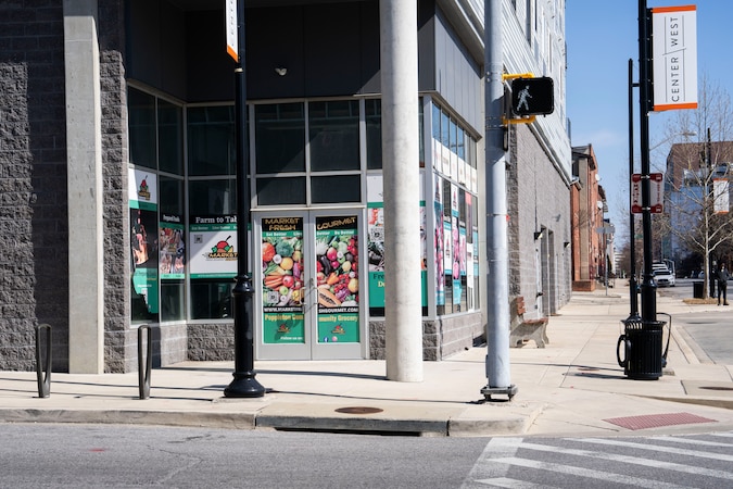 bykowicz's tweet card. Mario Minor, a former concert promoter with no experience opening a grocery store, sold Poppleton residents in Baltimore City a dream.