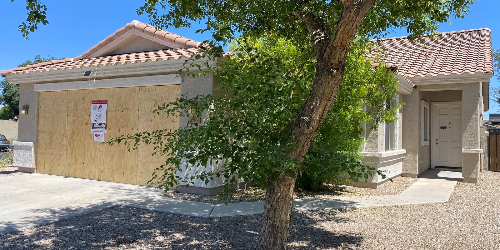 JimmyJenkins's tweet card. "ICE officers are trying to invade my home," said Linet Vartanians after a Tempe police dispatcher asked the nature of her emergency call.