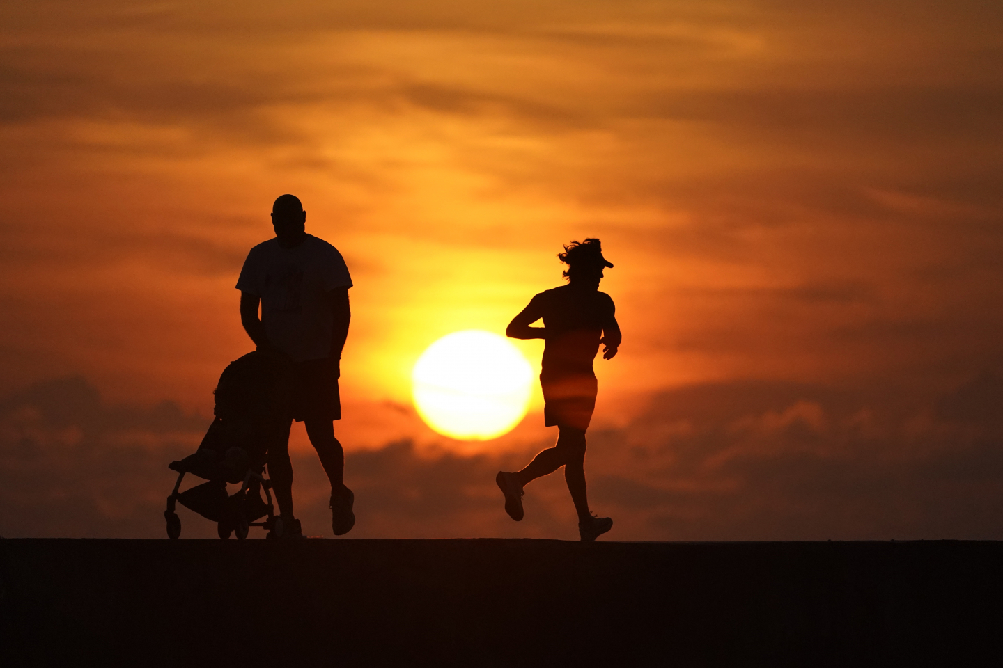 RealClearHealth's tweet card. Will chronic cardio or regular weight-lifting sessions add years to your life? Conventional wisdom says