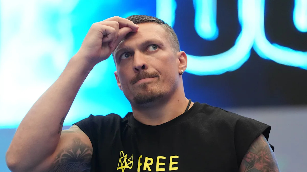 ElliotWorsell's tweet card. When Usyk rematches Dubois for boxing's undisputed heavyweight championship on Saturday, he does so against a different fighter from the one he disciplined two years ago.