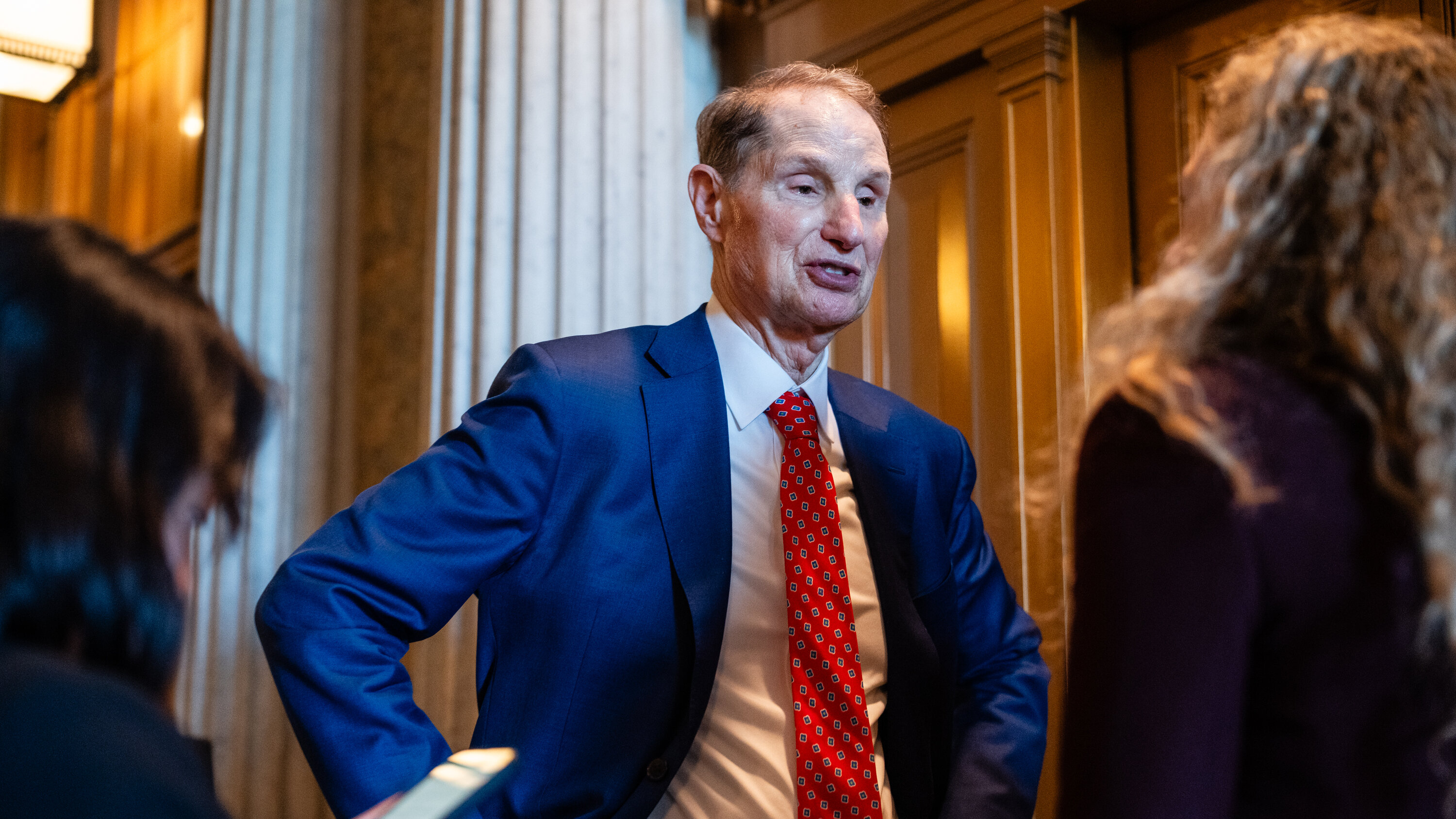 kylegriffin1's tweet card. Senator Ron Wyden has found that four banks waited until Mr. Epstein’s arrest on federal charges to flag $1.5 billion in suspicious transactions. Mr. Wyden wants the documents made public.