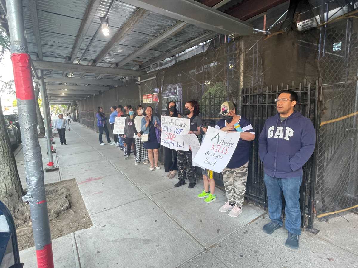 brooklynpaper's tweet card. It could have been just another morning at P.S. 176 The Ovington School in Dyker Heights, but on June 12 — just days before the end of the school year — more