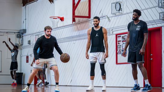 DrewHanlen's tweet card. He’s trained MVPs and No. 1 picks, but Drew Hanlen says his proudest wins are helping players out of depression and into belief.