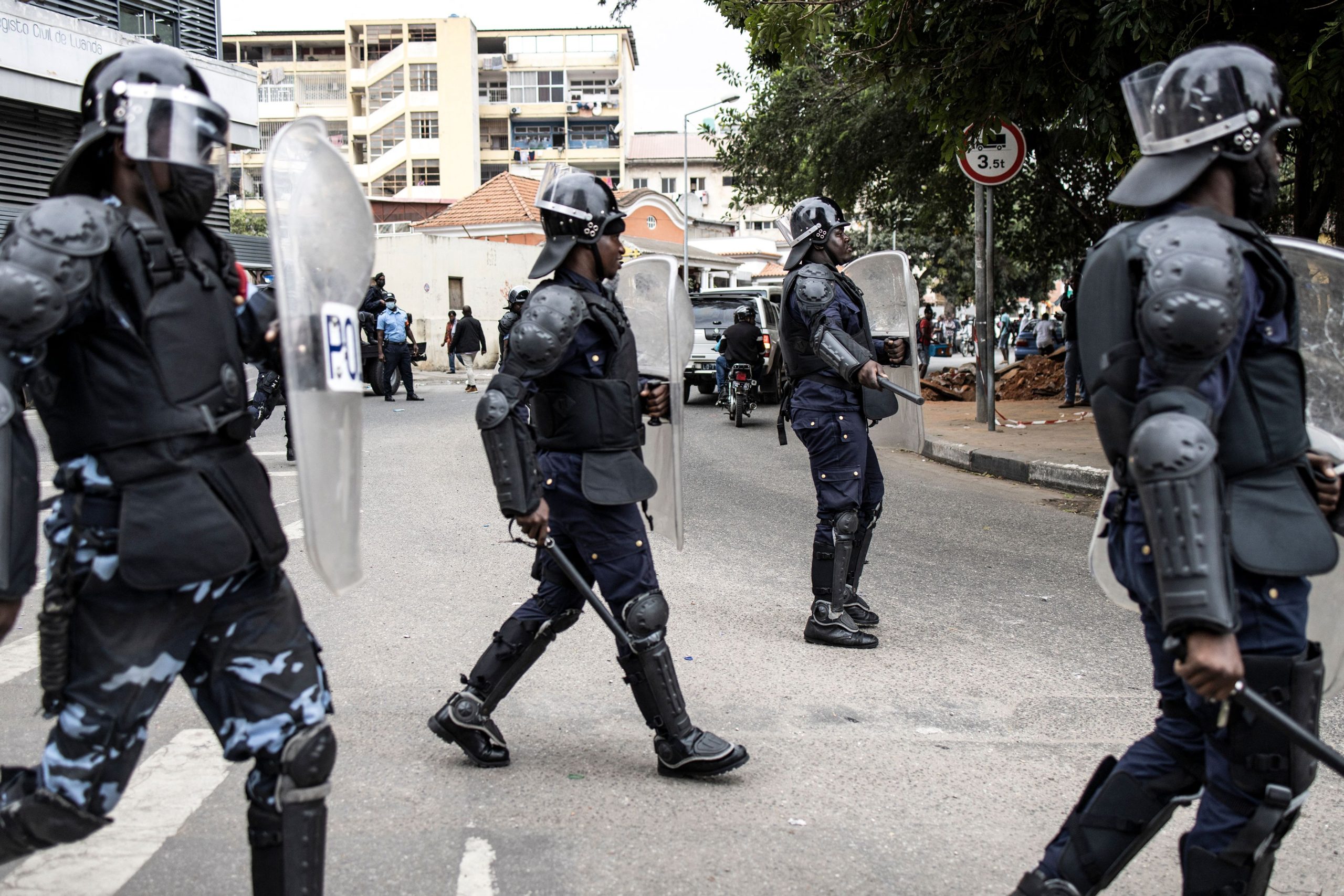 amnestypress's tweet card. Police must refrain from violating the right to freedom of peaceful assembly, including through the use of unnecessary and excessive force against protestors as witnessed in past protests