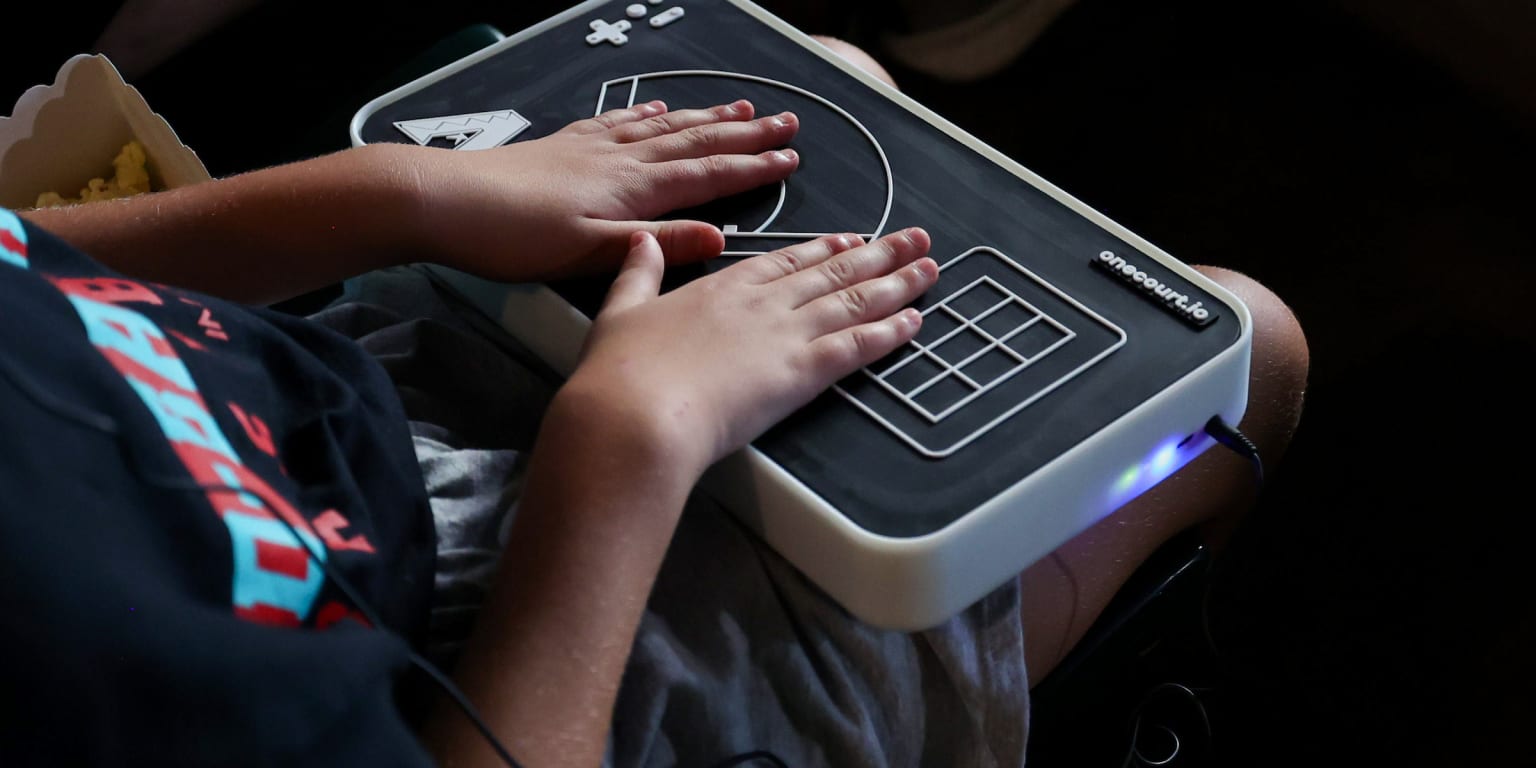 BrailleWorks's tweet card. Diamondbacks become the first MLB team to bring OneCourt’s tactile broadcast to the ballpark The Arizona Diamondbacks Foundation and OneCourt, creators of the first tactile sports broadcast, have...