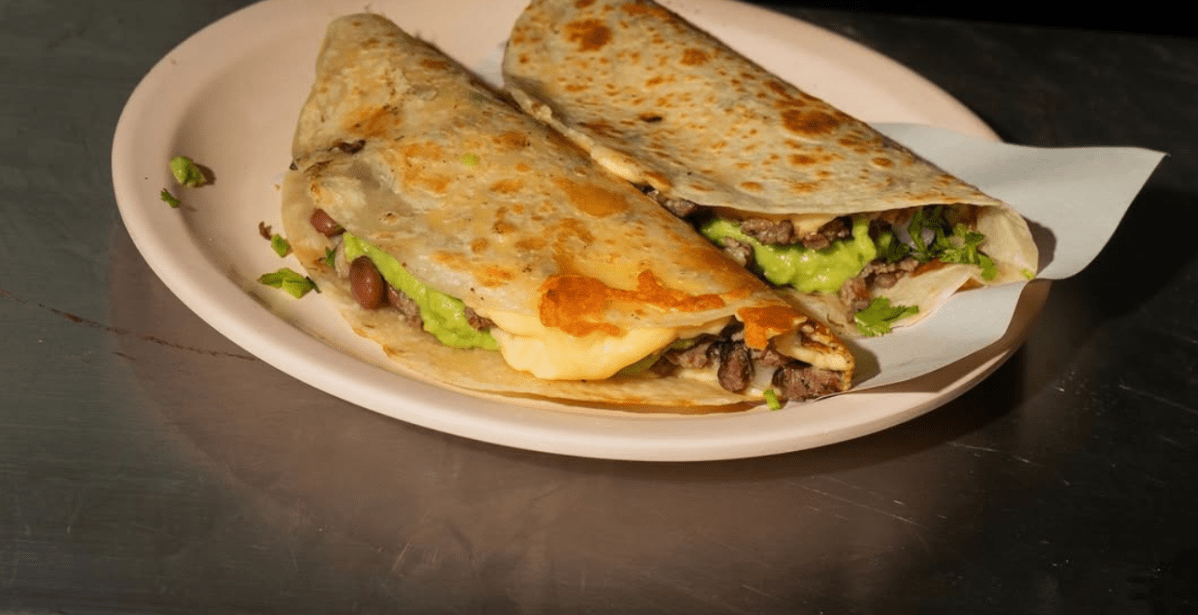 Eater's tweet card. Birria and carne asada tacos at a Northern-style taquería, spicy-cheesy churros at an autoshop turned gastropub, Korean Caesar salads and gochujang fried chicken at a Condesa standout, and more of...