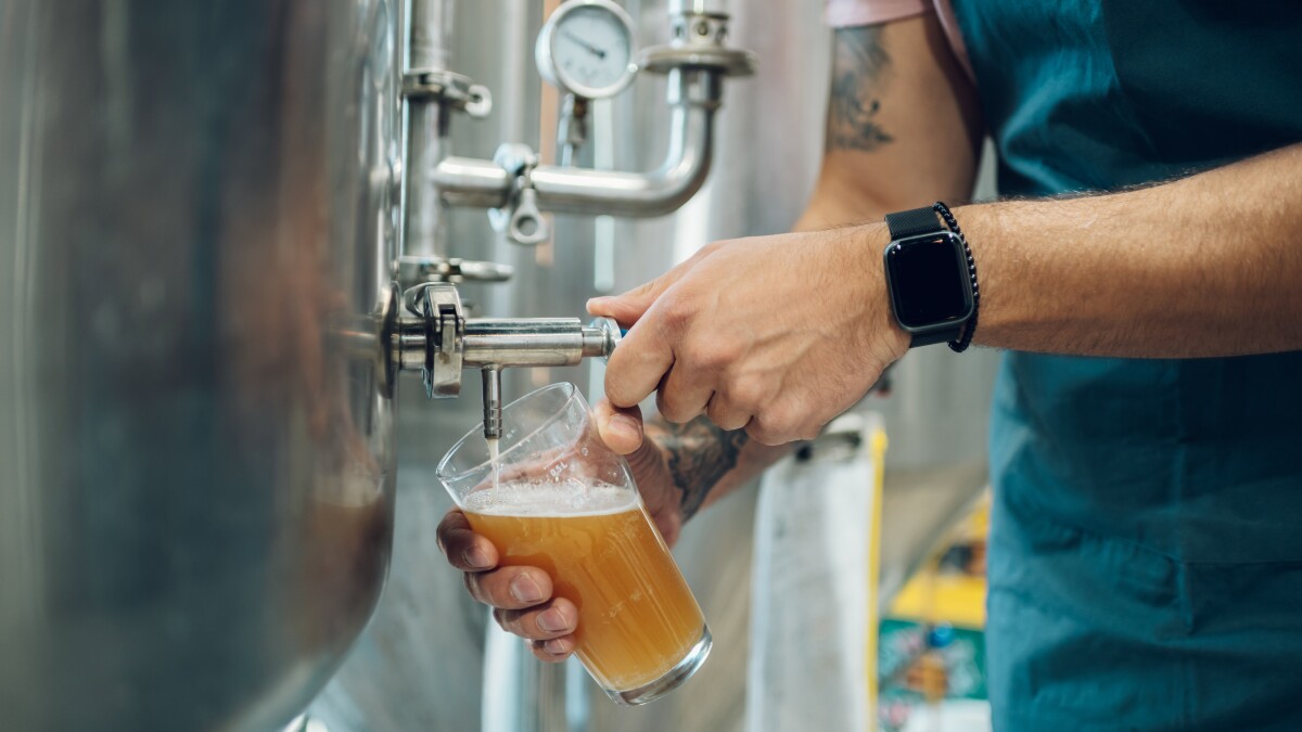 WUWMradio's tweet card. Wisconsin State Journal's "Beer Baron" columnist Chris Drosner joins Lake Effect's Joy Powers to discuss recent brewery closures and what they could mean for the industry.