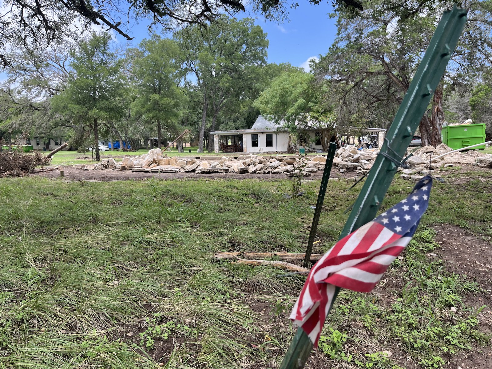 grist's tweet card. With an outpouring of volunteers from across Texas, the riverside town of Hunt is grappling with loss and recovery after deadly floods.