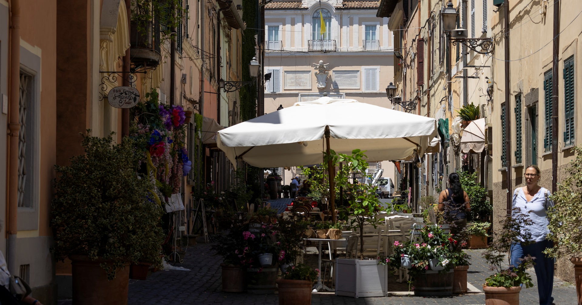 joshjmcelwee's tweet card. Pope Leo will revive a centuries-old tradition on Sunday by taking a holiday at Castel Gandolfo, where residents of the lakeside town hope for a tourism boost after the late Pope Francis shunned...