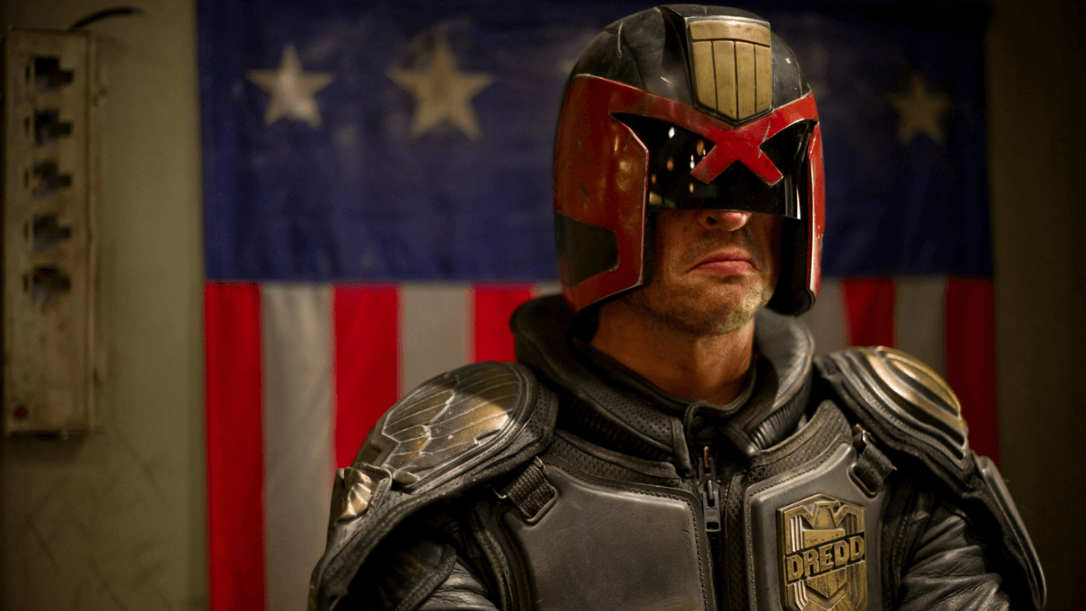 ComicsBulletin_'s tweet card. Acclaimed Hollywood filmmaker Taika Waititi is teaming up with Drew Pearce for an all-new Judge Dredd movie. 