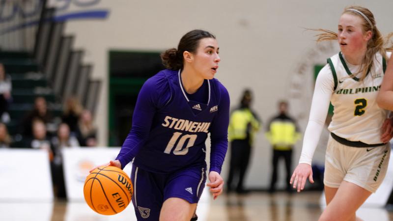 StonehillWBB's tweet card. By Jordan Santander