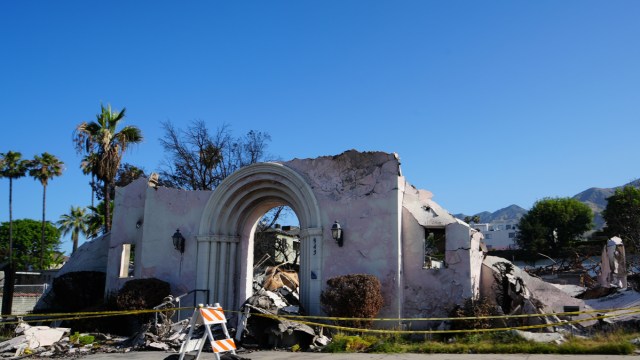 DirectRelief's tweet card. The wildfires that swept through Los Angeles in January prompted an extraordinary outpouring of support—even as the disaster was still unfolding. Thousands of individuals, businesses, and foundatio…