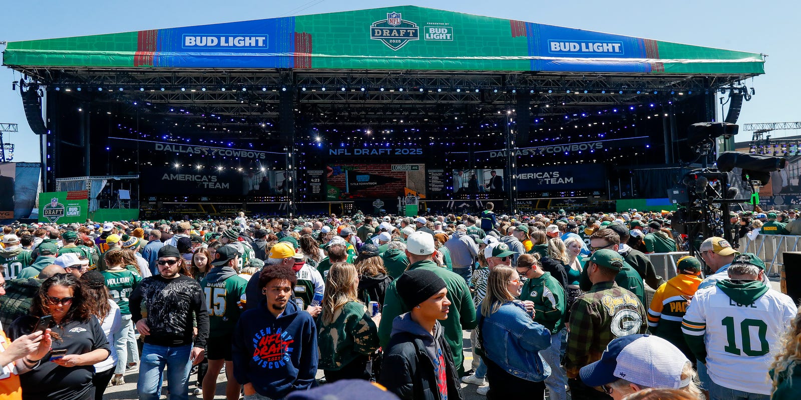 EricWimberger's tweet card. Multiple analyses of the 2025 NFL Draft in Green Bay show that it was a tremendous success as economic impact exceeded expectations.