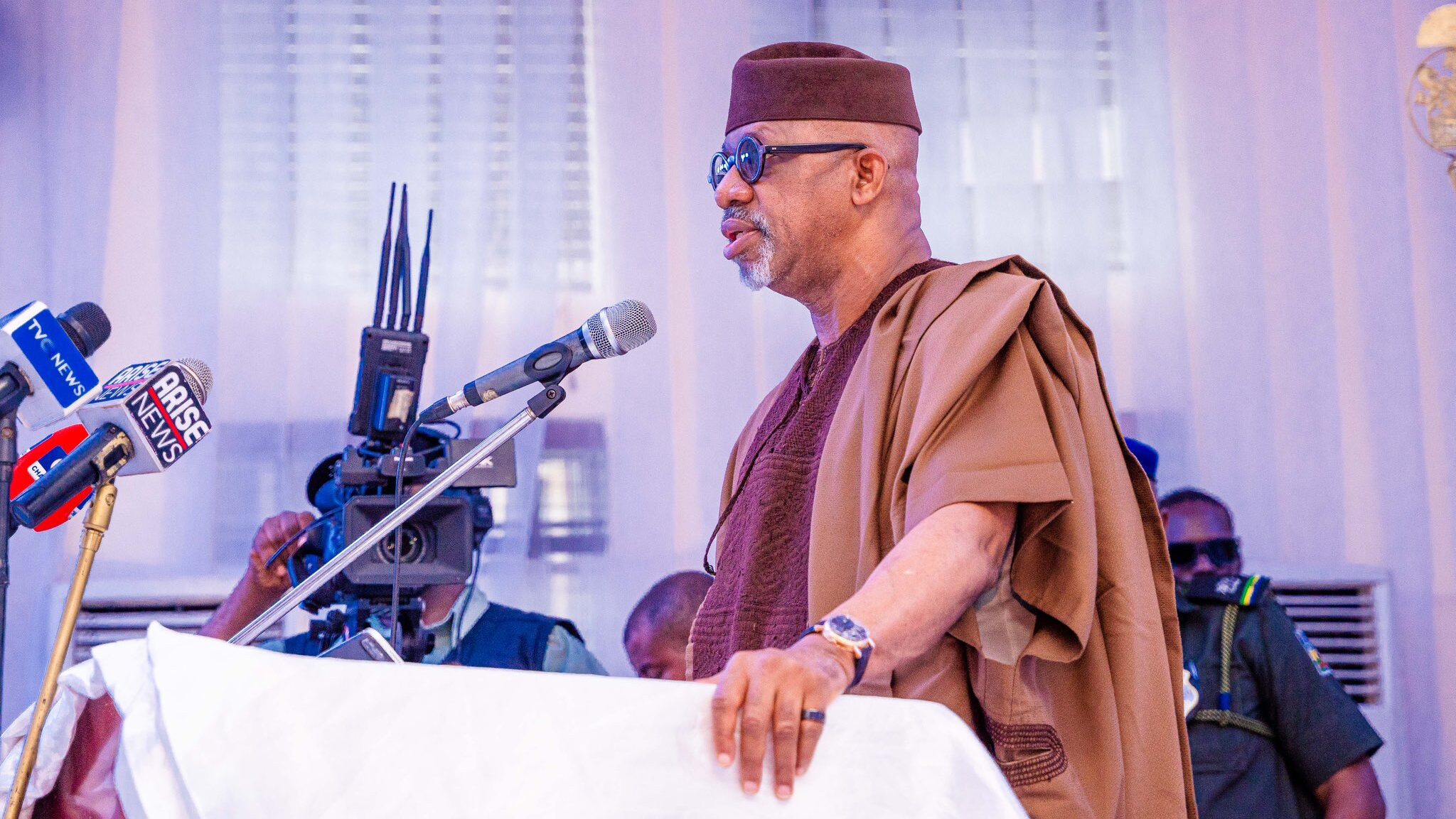 labourstart's tweet card. Despite the agreement, some workers expressed dissatisfaction, accusing union leaders of ignoring the unresolved issue of the N70,000 national minimum wage, which has yet to be implemented.