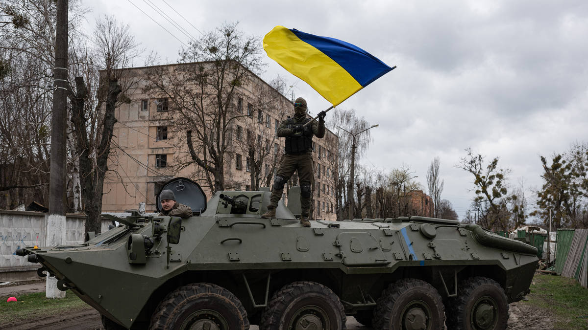covert_intel's tweet card. A top Ukrainian intelligence officer has been shot dead in the Holosiivskyi district of Kyiv, in broad daylight.