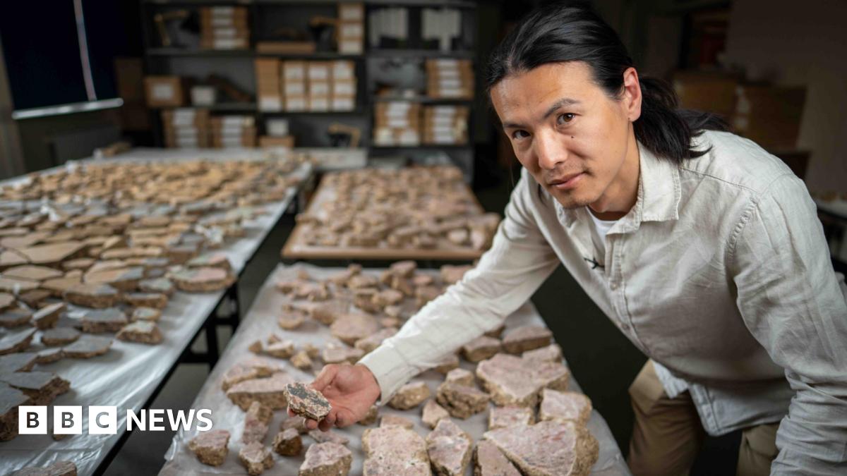 InstituteArch's tweet card. Thousands of fragments of plaster are pieced together to reveal frescos from a Roman London villa.