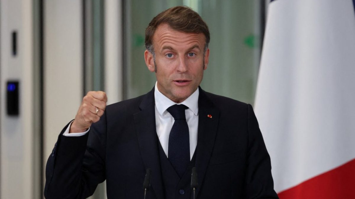 Euanobm's tweet card. UK voters were ‘sold a lie’ about how Brexit would reduce migration, Macron says