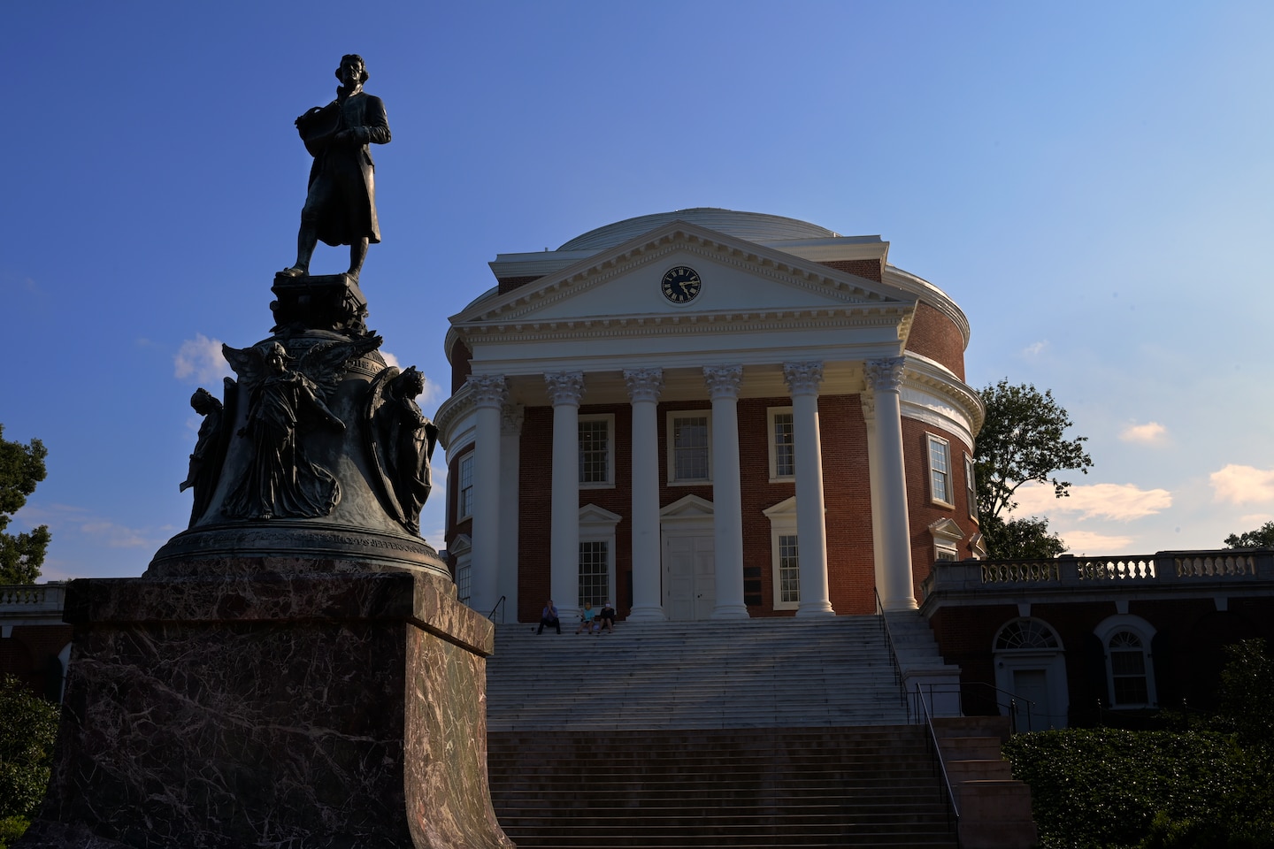KimKrawiec's tweet card. University of Virginia faculty senate votes no-confidence in Board of Visitors amid Trump administration scrutiny.