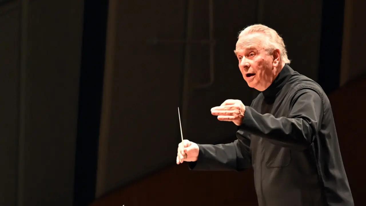 MakingMusic_UK's tweet card. Sir Mark Elder performed at the National Centre for Performing Arts during Symphony Orchestra of India (SOI)’s Spring 2025 Season in February